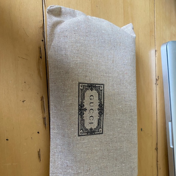 Brand new woman’s Gucci Wallet in box w Tote bag and box &willing to negotiate:) - Picture 2 of 3